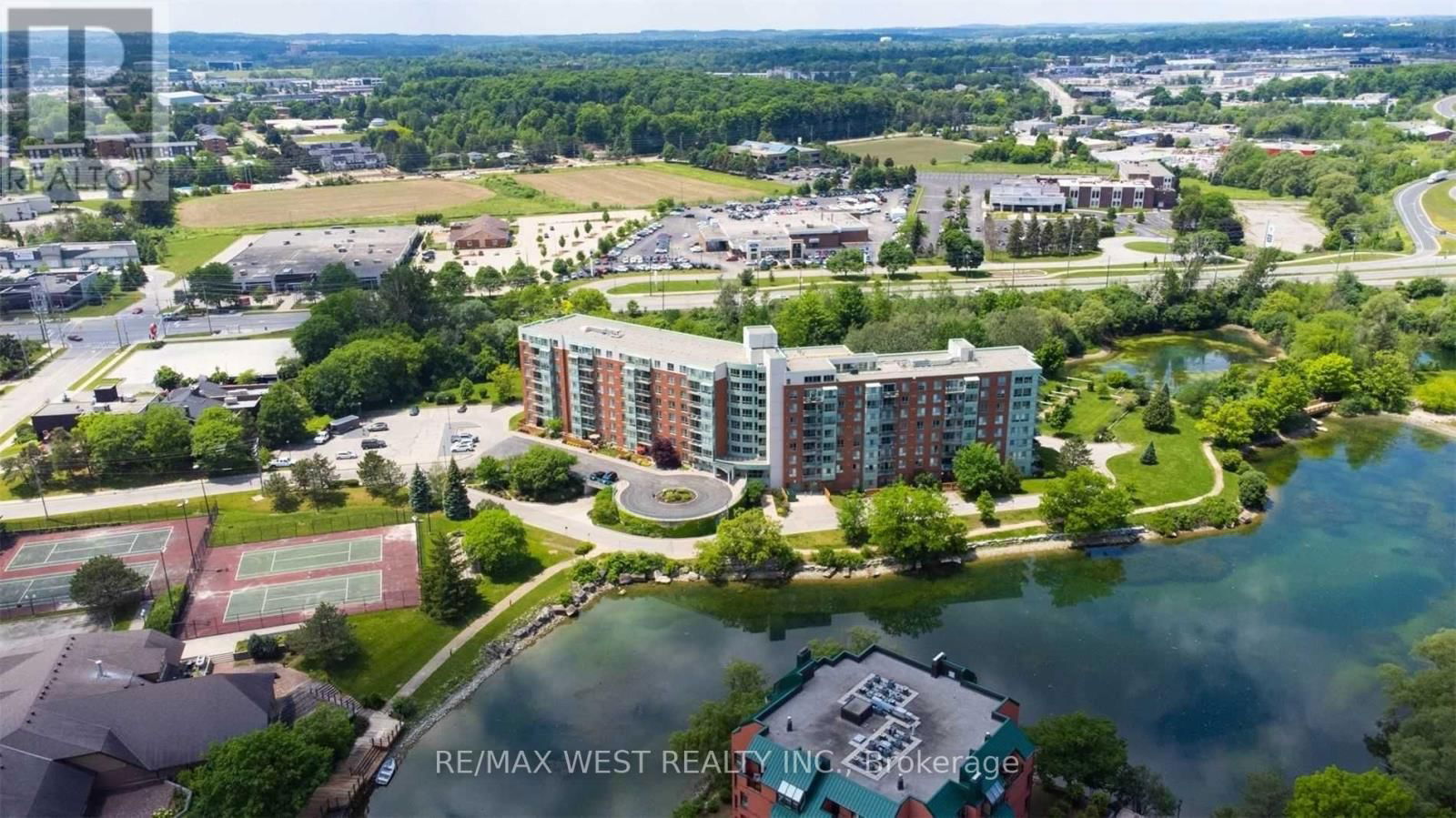 411 - 30 BLUE SPRINGS DRIVE Image 32