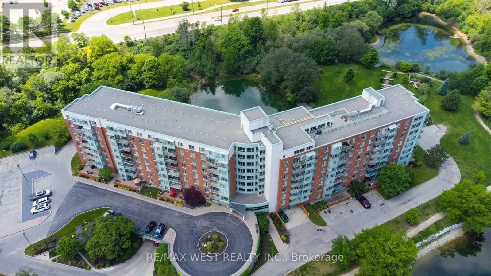 411 - 30 BLUE SPRINGS DRIVE Image 37