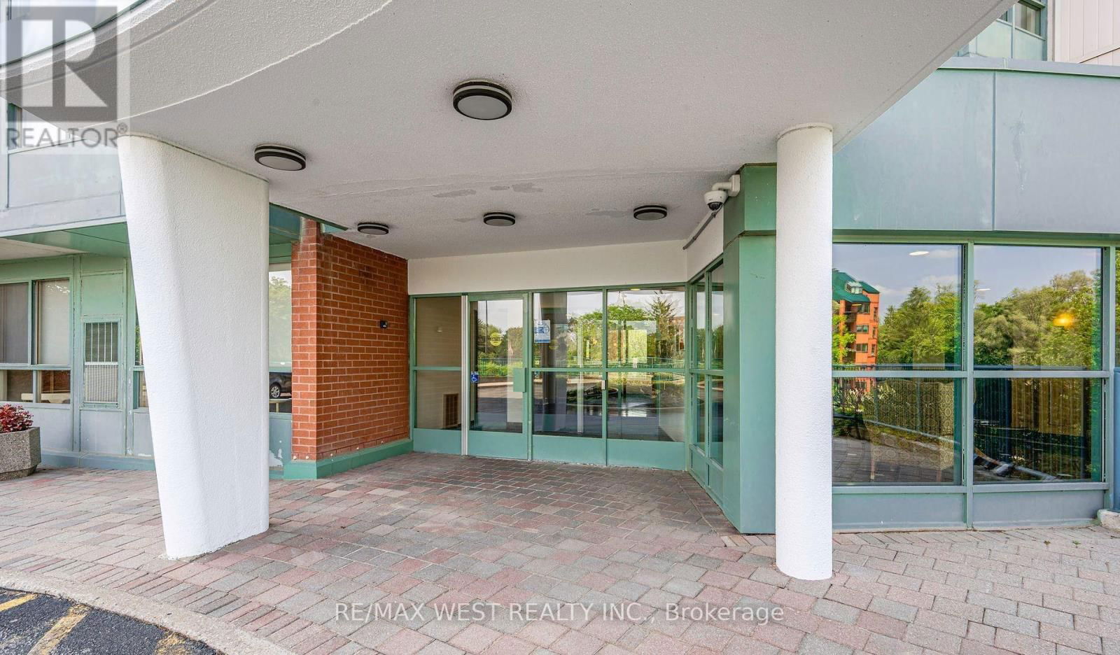 411 - 30 BLUE SPRINGS DRIVE Image 7