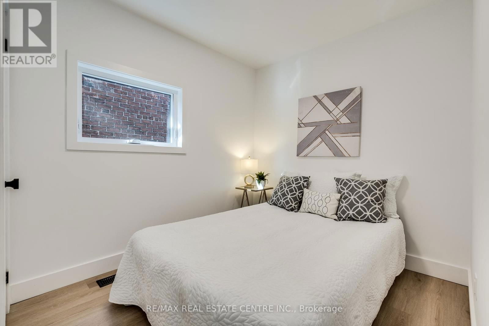 72 TOM STREET Image 9