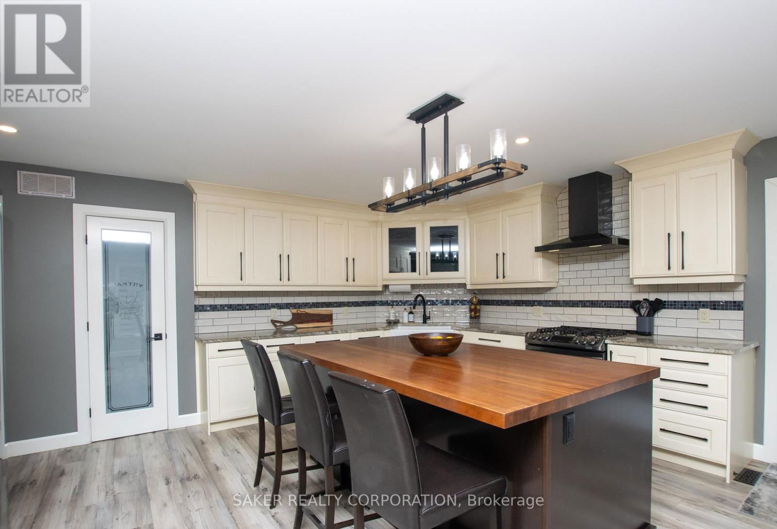 411 ALBERT STREET Image 16
