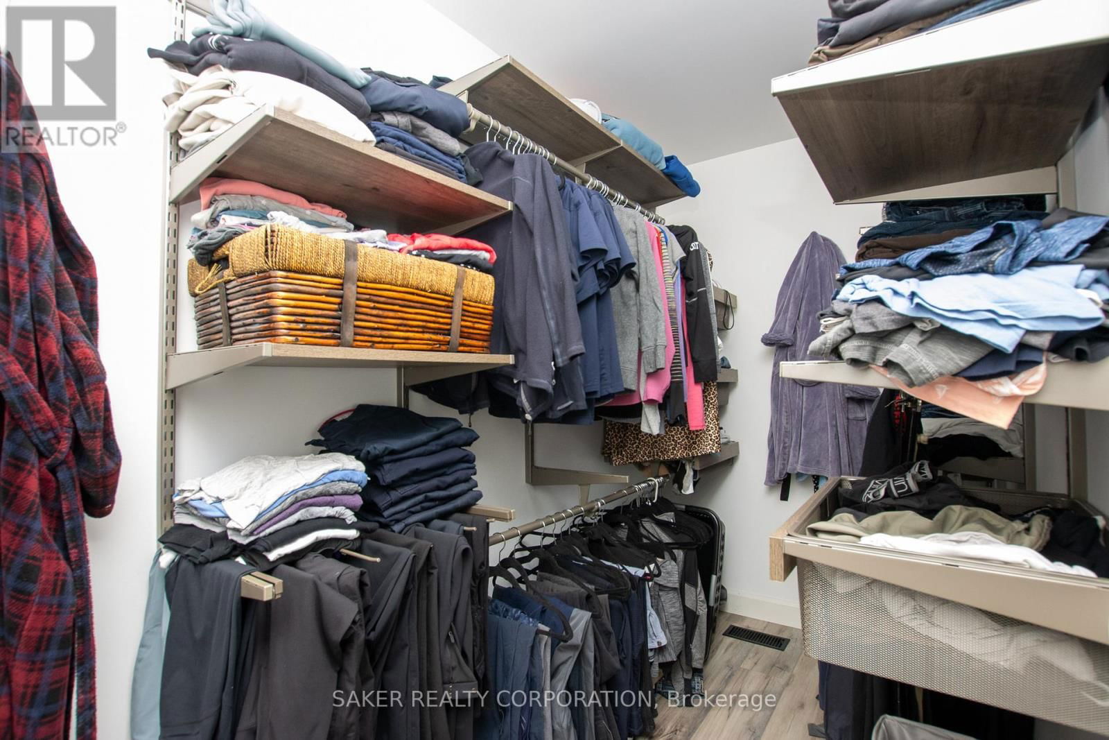 411 ALBERT STREET Image 22