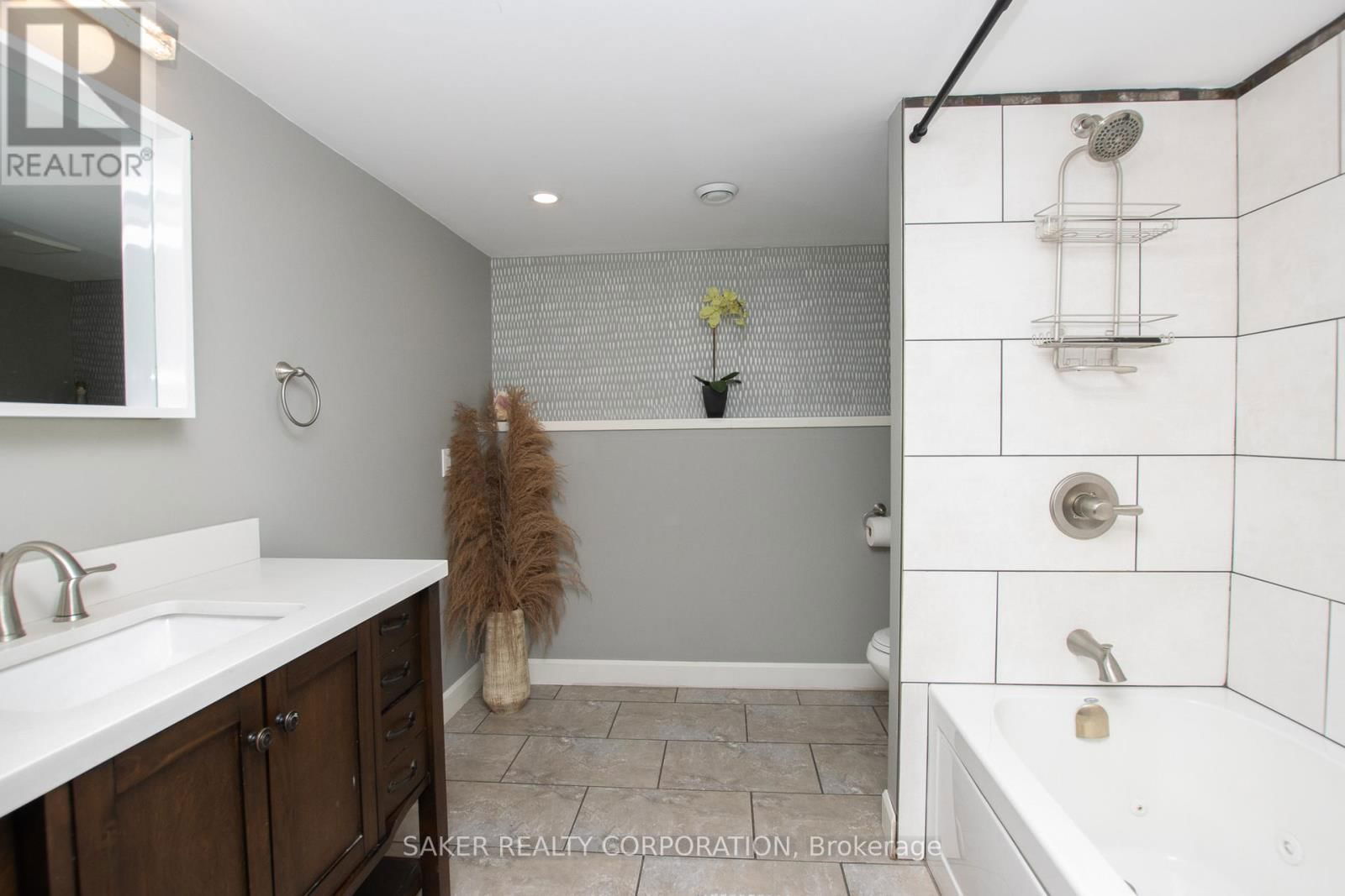 411 ALBERT STREET Image 30