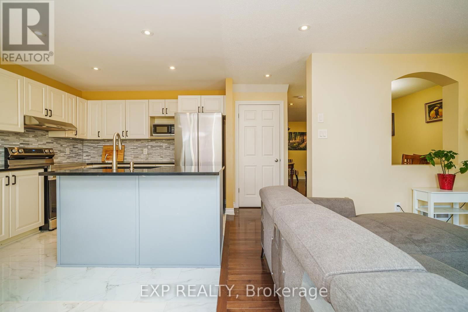 426 PILLETT STREET Image 12