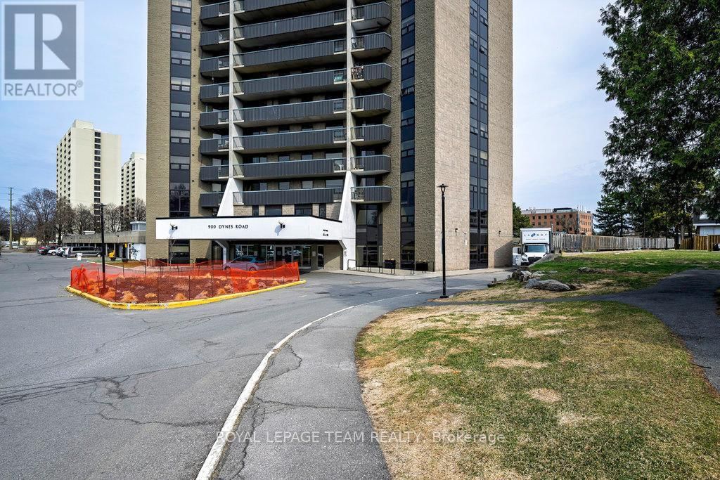 1703 - 900 DYNES ROAD Image 3