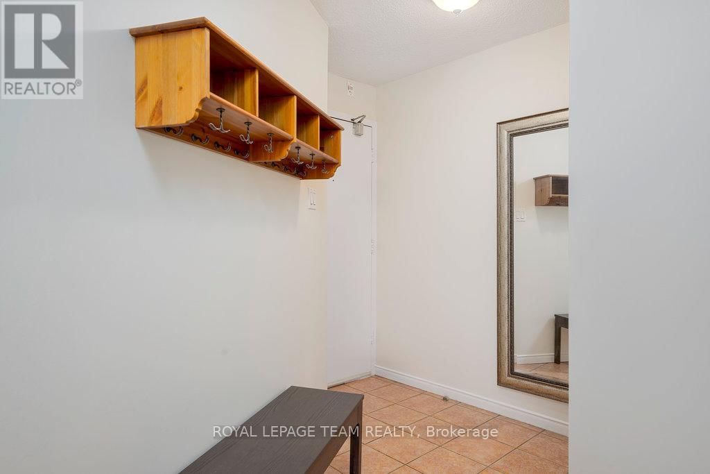 1703 - 900 DYNES ROAD Image 8