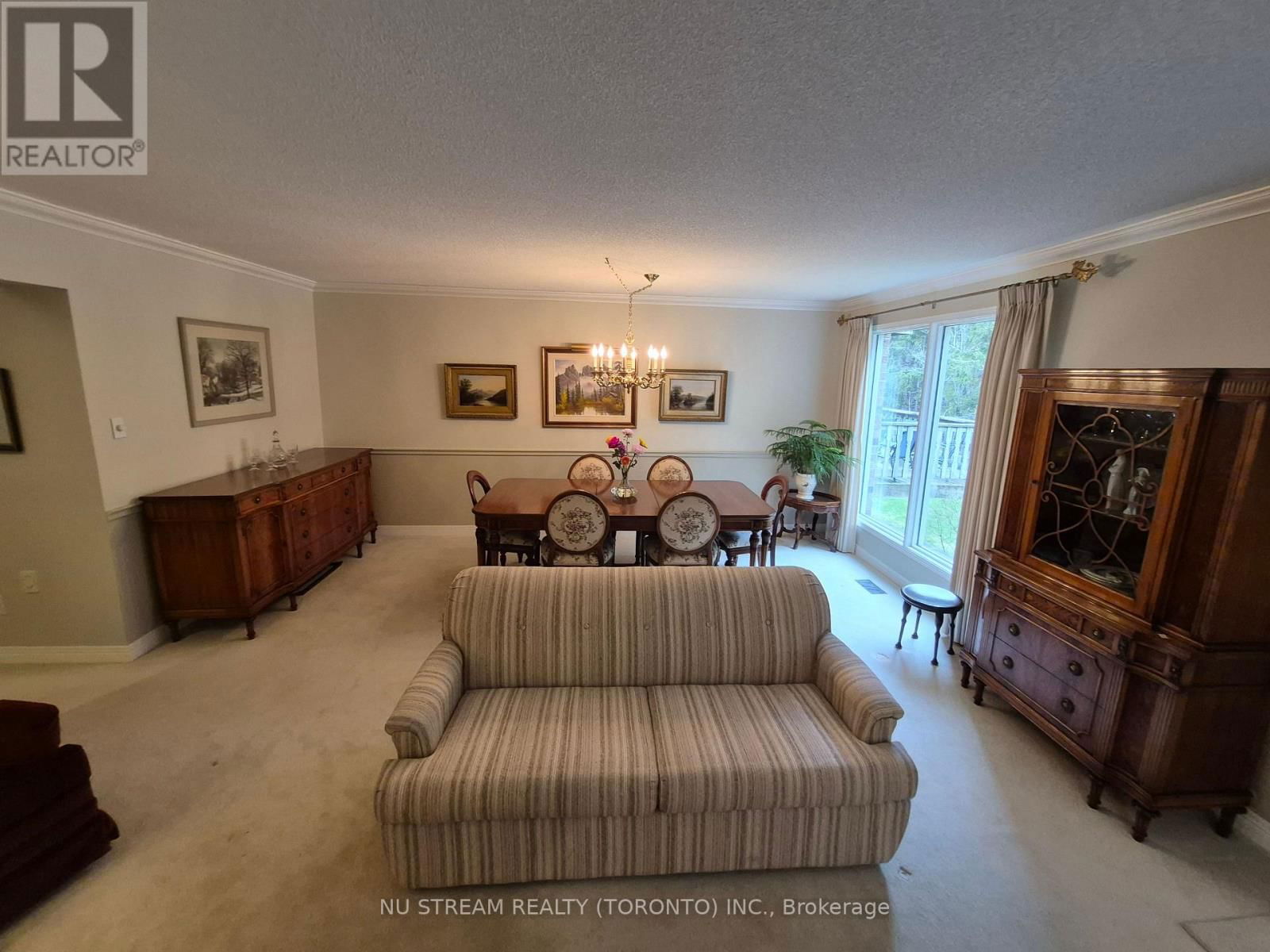 691 LANSDOWNE AVENUE Image 10