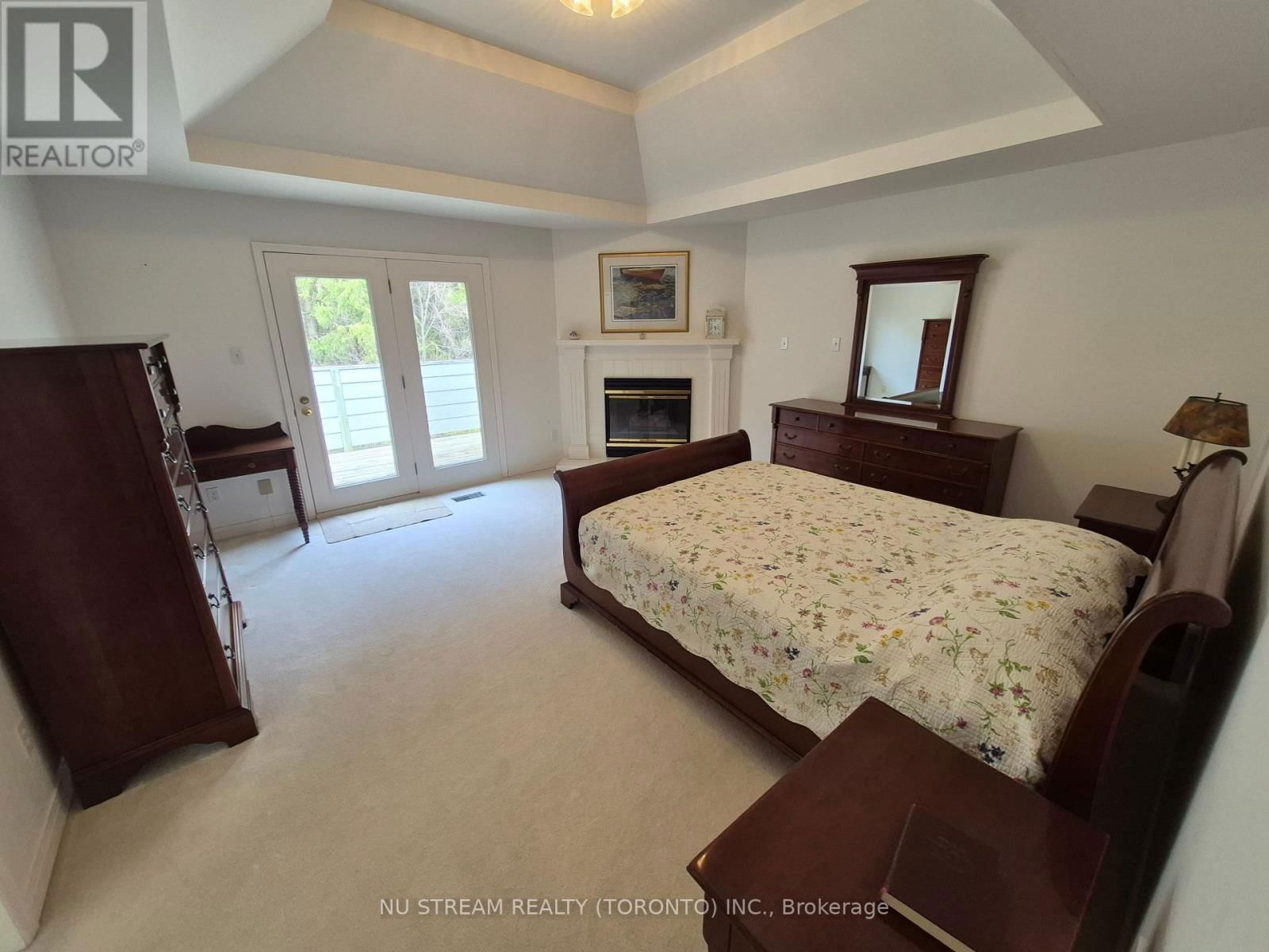 691 LANSDOWNE AVENUE Image 17