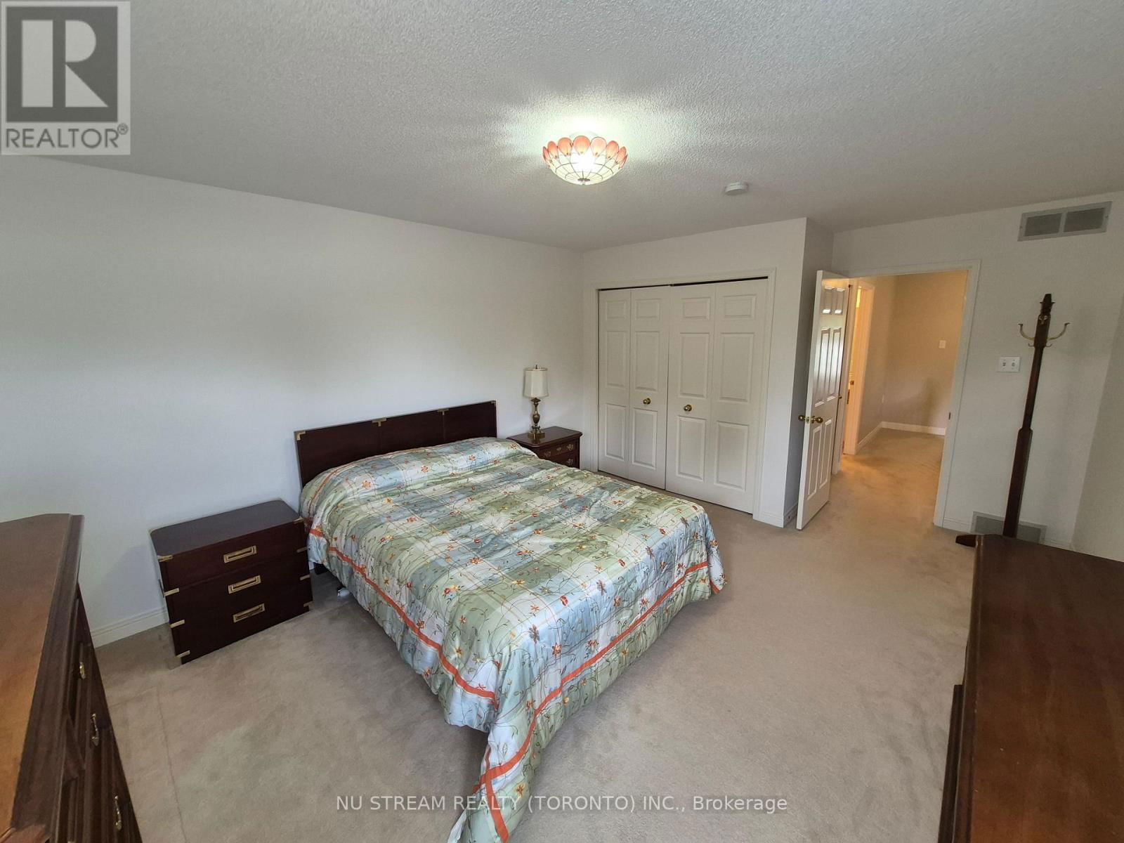 691 LANSDOWNE AVENUE Image 18
