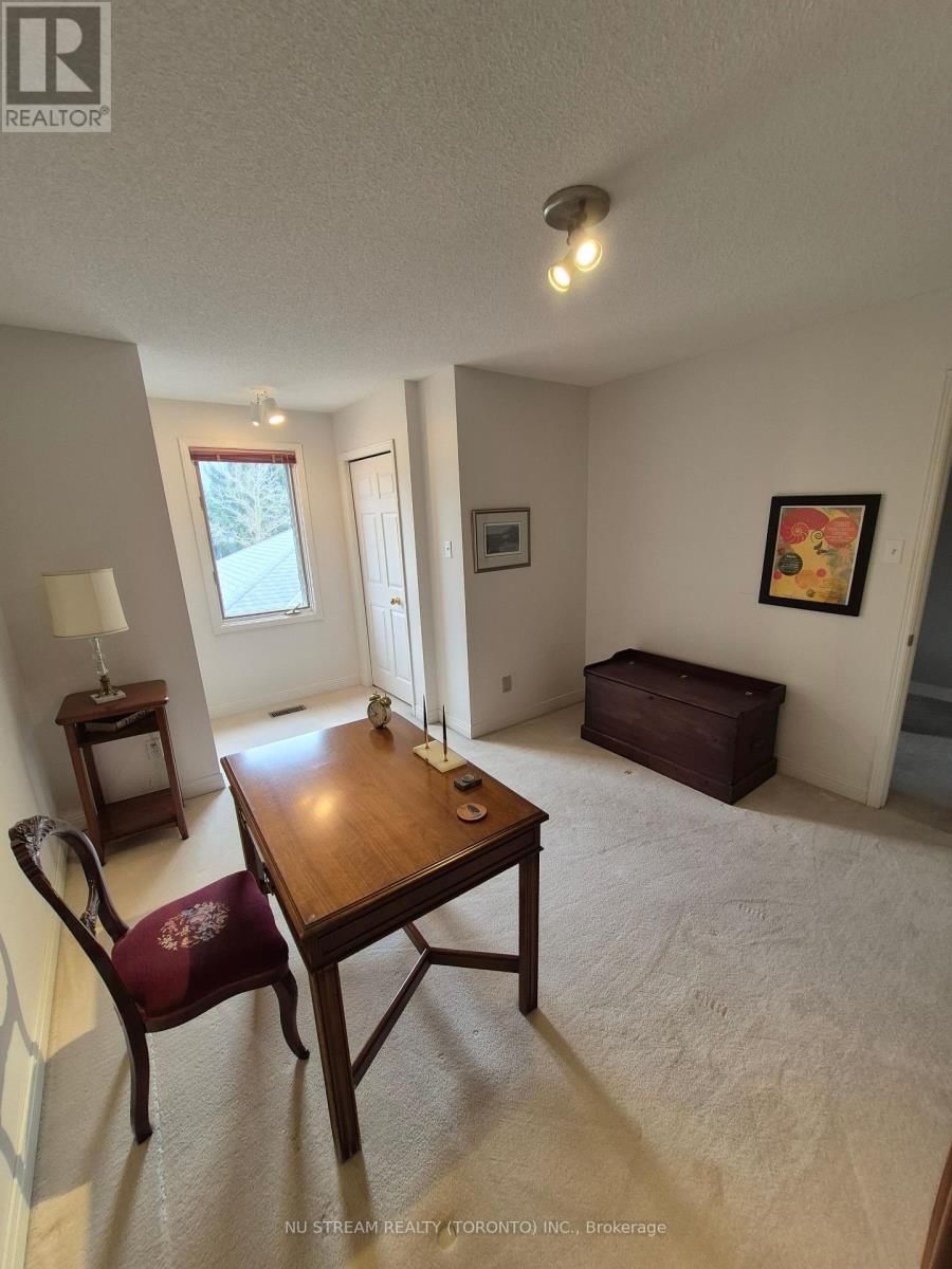 691 LANSDOWNE AVENUE Image 19