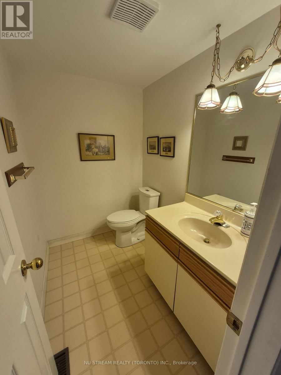 691 LANSDOWNE AVENUE Image 24