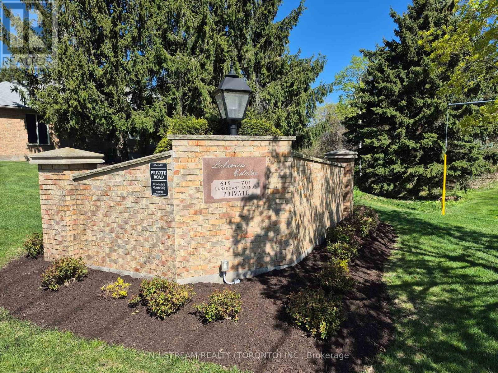 691 LANSDOWNE AVENUE Image 28