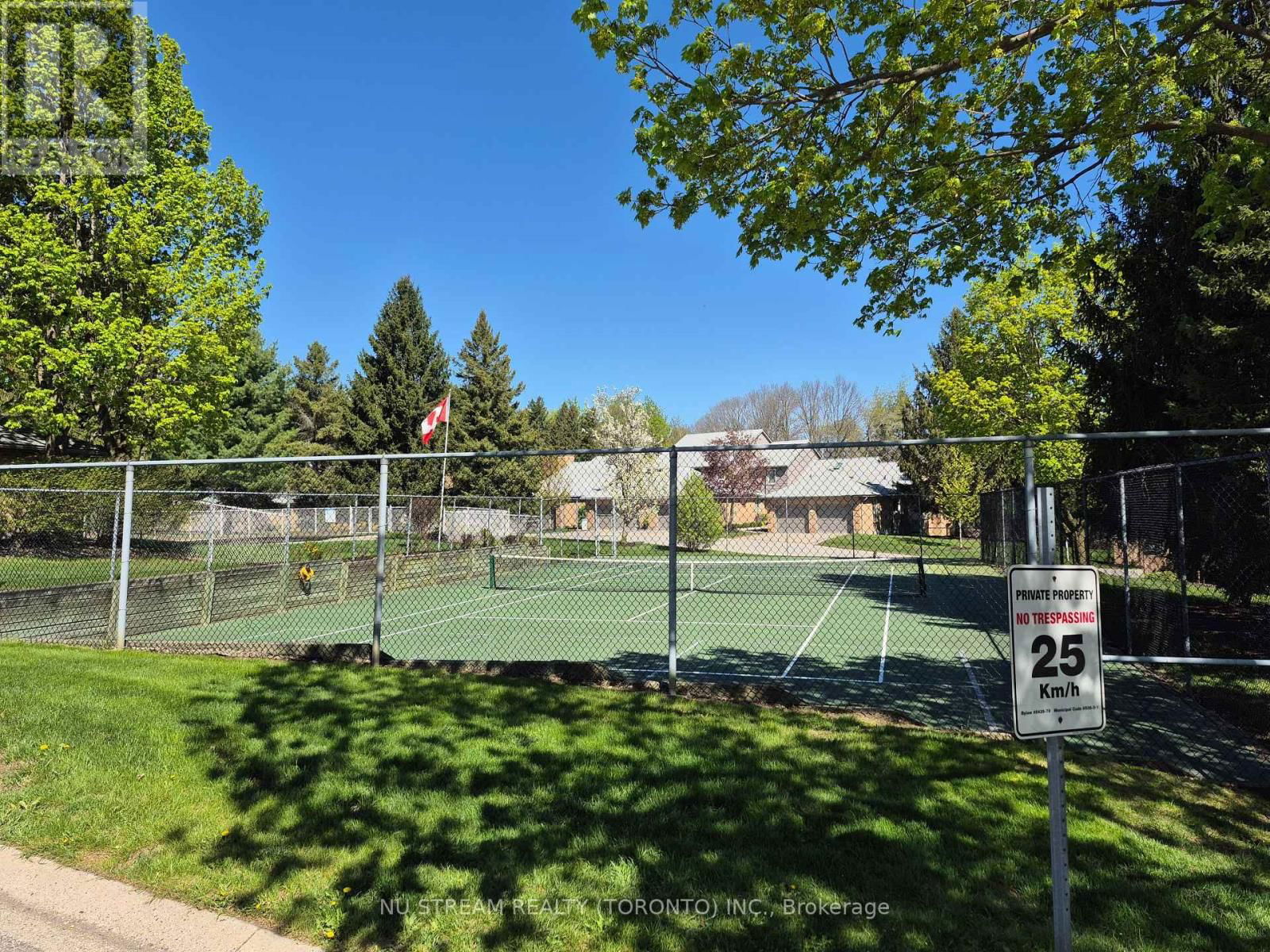 691 LANSDOWNE AVENUE Image 31