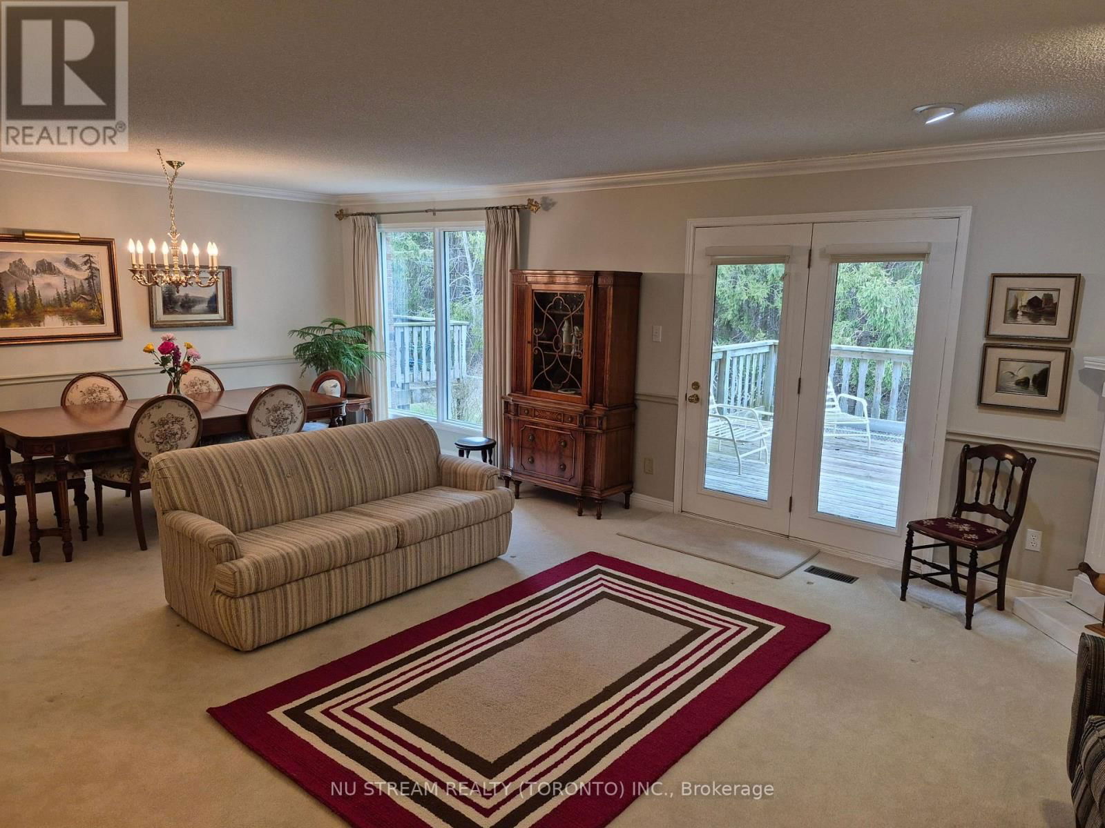 691 LANSDOWNE AVENUE Image 7