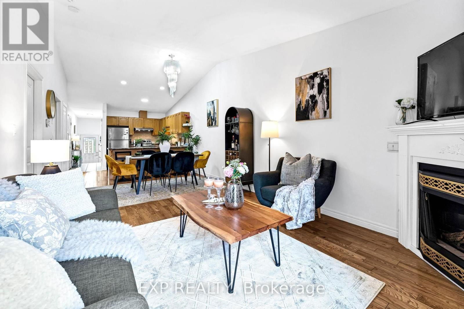 576 GREY STREET Image 15