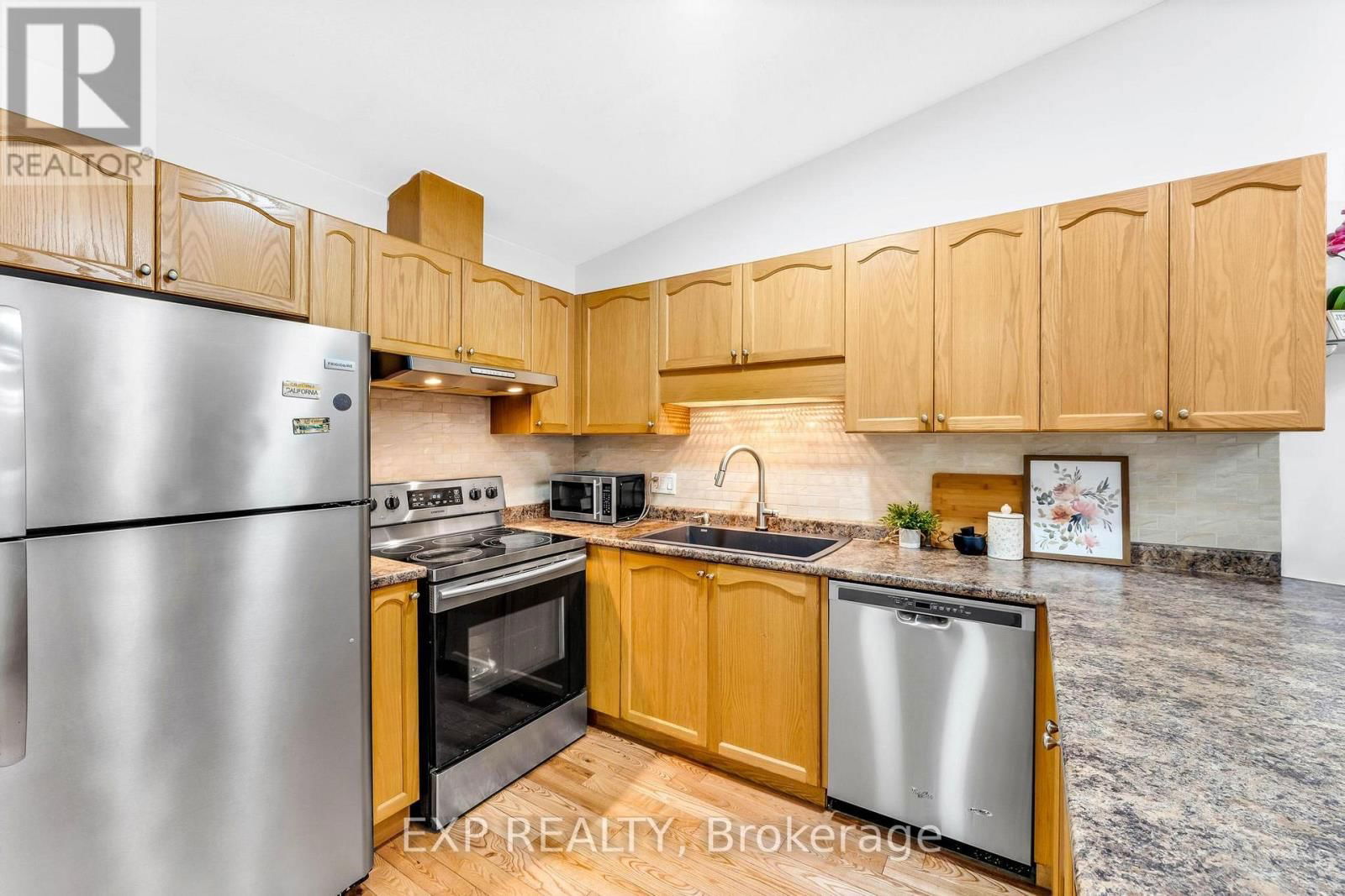 576 GREY STREET Image 18