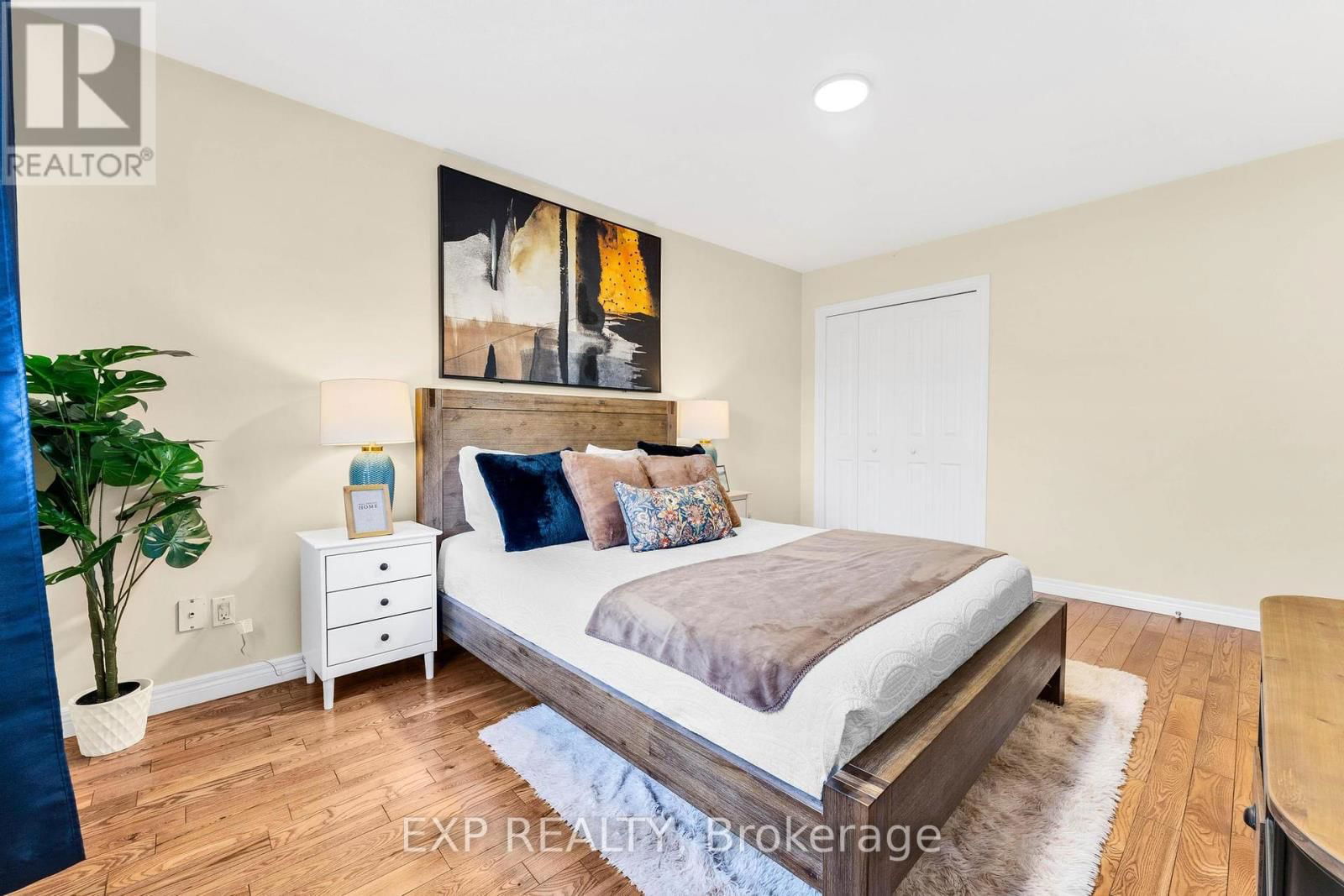 576 GREY STREET Image 22