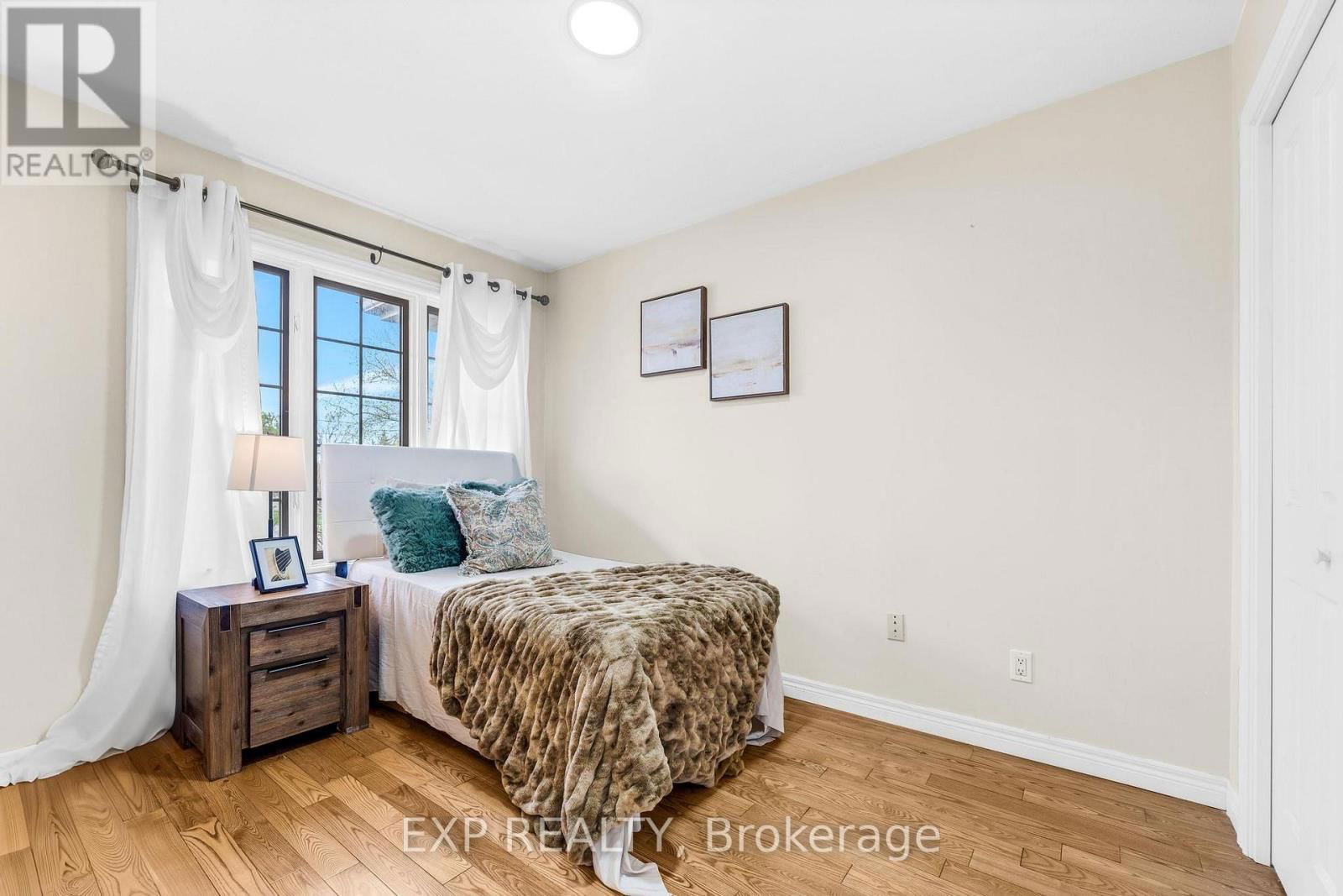 576 GREY STREET Image 24
