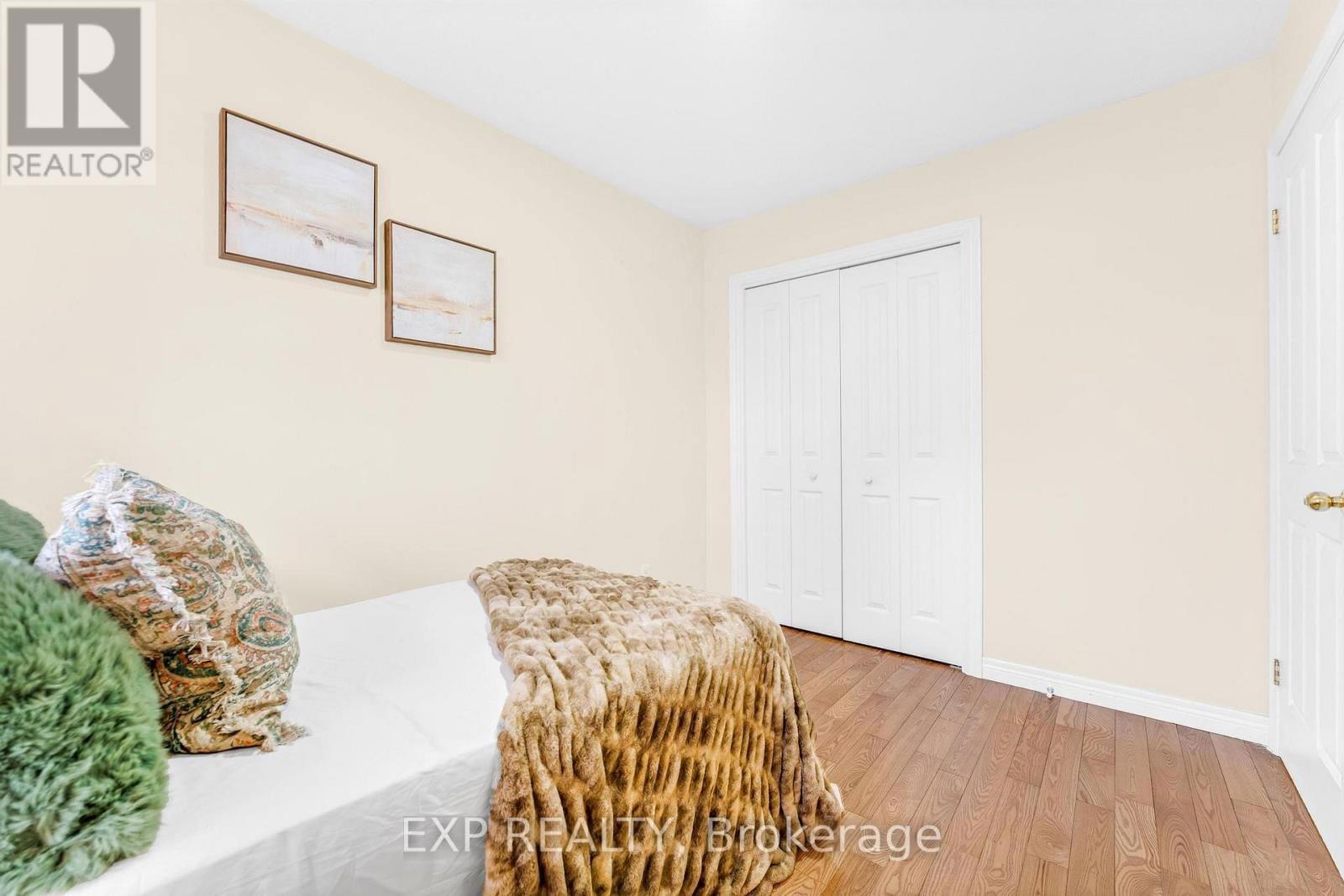 576 GREY STREET Image 25