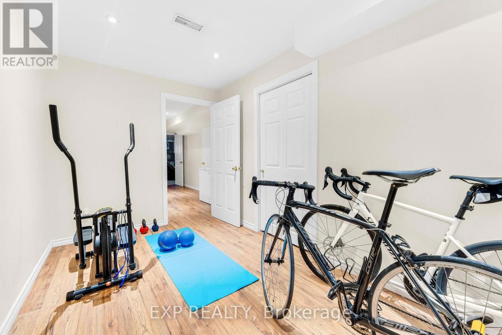 576 GREY STREET Image 32