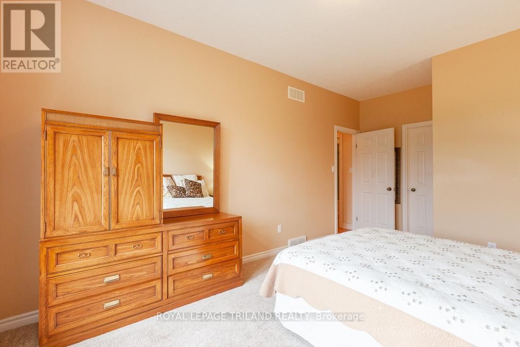 231 - 600 HYDE PARK ROAD Image 33