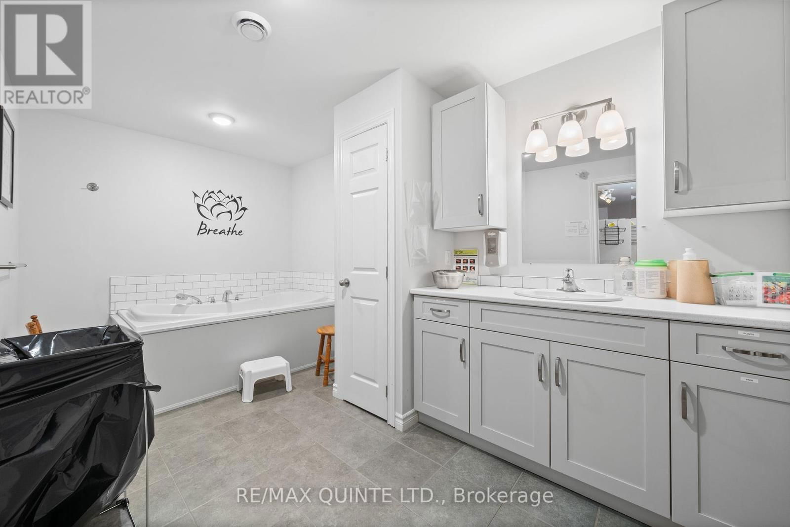 11 VICTORIA AVENUE Image 13