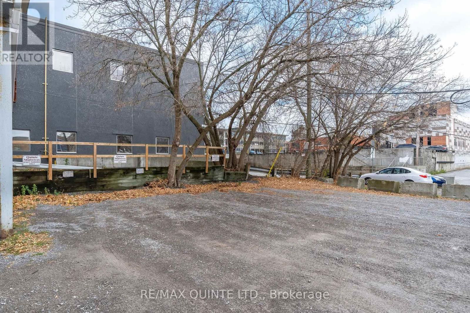 11 VICTORIA AVENUE Image 24