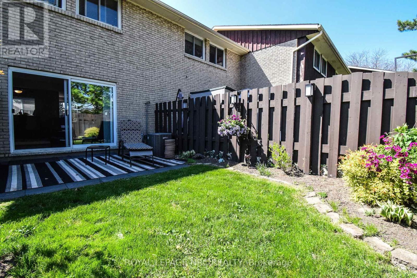 9 - 50 LAKESHORE ROAD Image 34