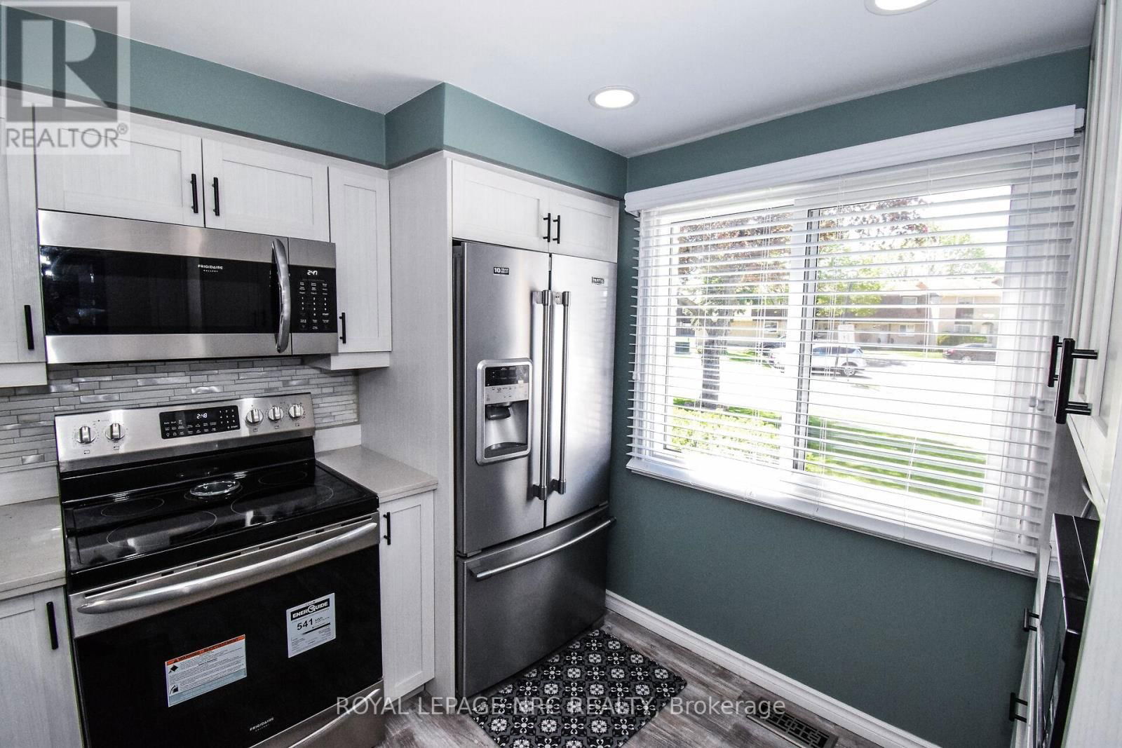 9 - 50 LAKESHORE ROAD Image 6