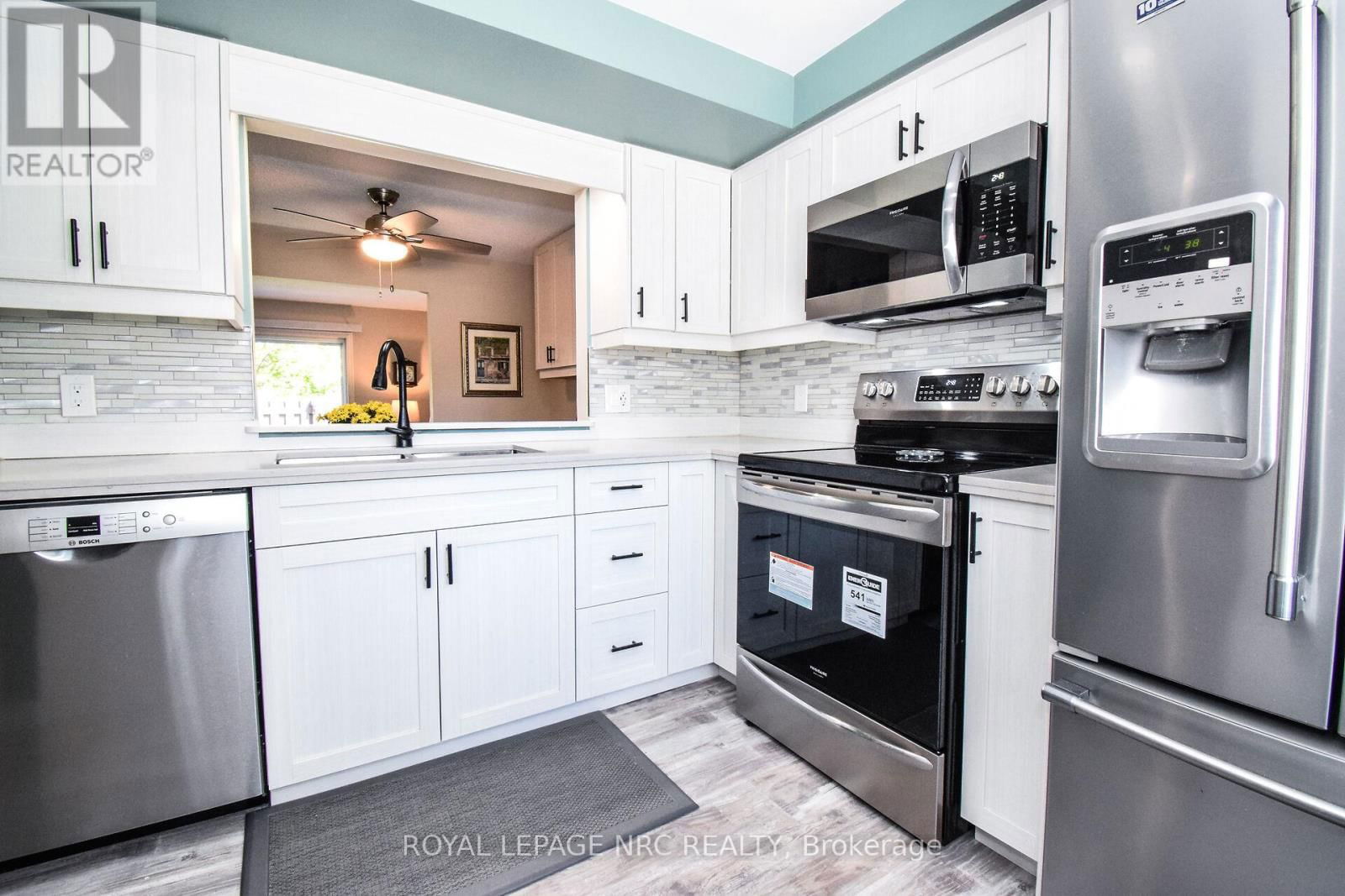 9 - 50 LAKESHORE ROAD Image 7