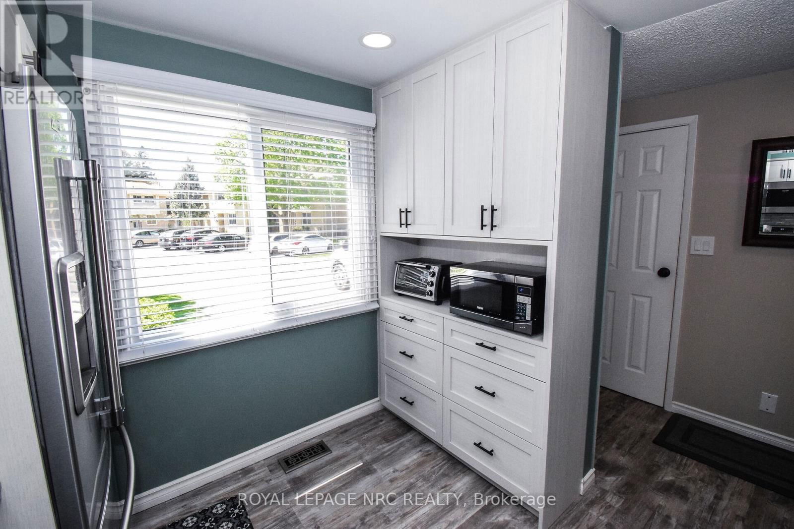 9 - 50 LAKESHORE ROAD Image 9