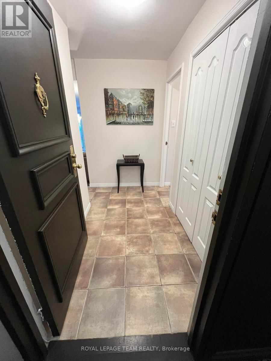 1705 - 1081 AMBLESIDE DRIVE Image 4