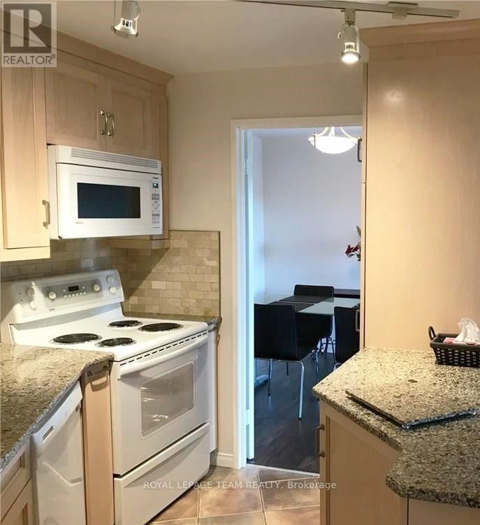 1705 - 1081 AMBLESIDE DRIVE Image 6