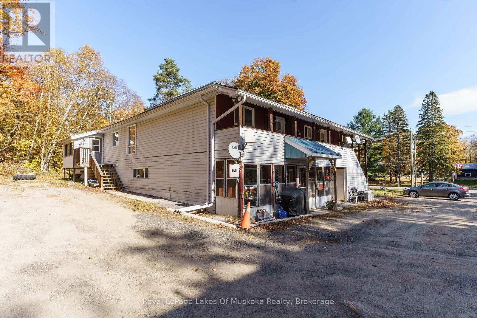 1070 592 NORTH Image 16