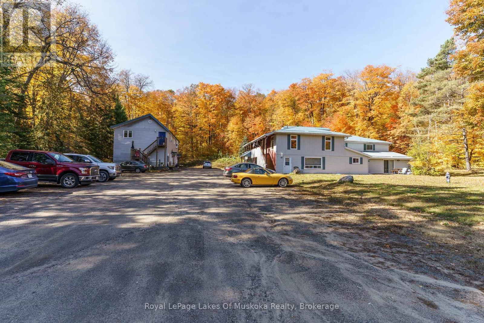 1070 592 NORTH Image 19