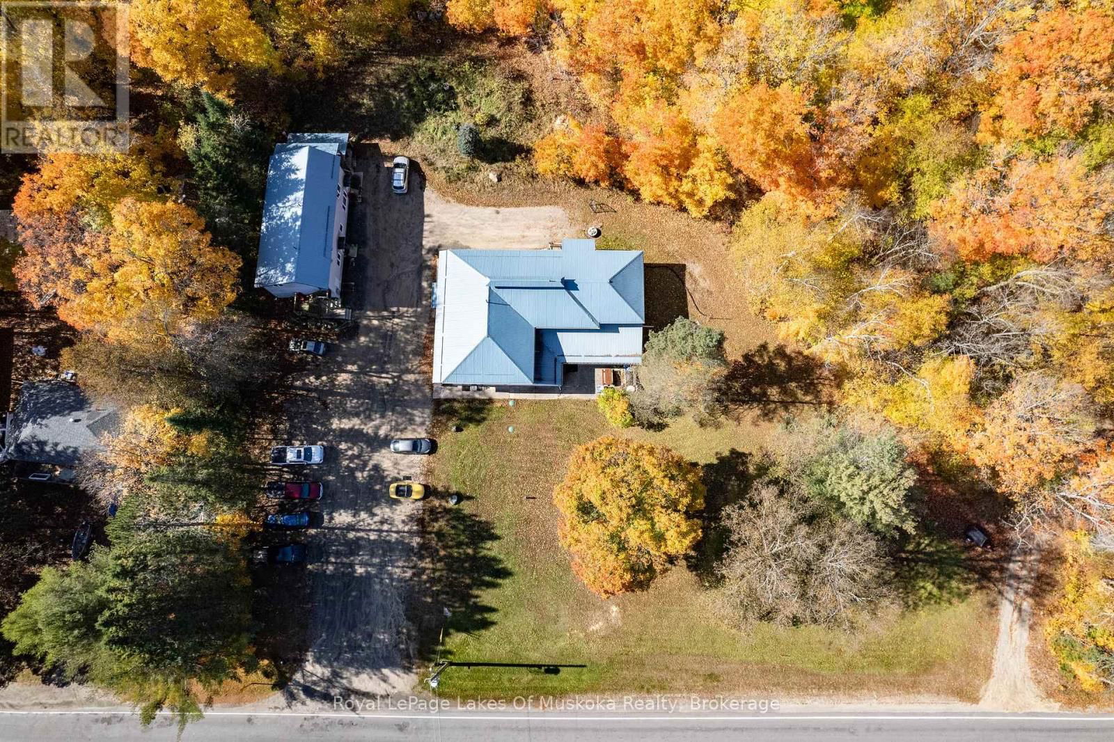 1070 592 NORTH Image 21