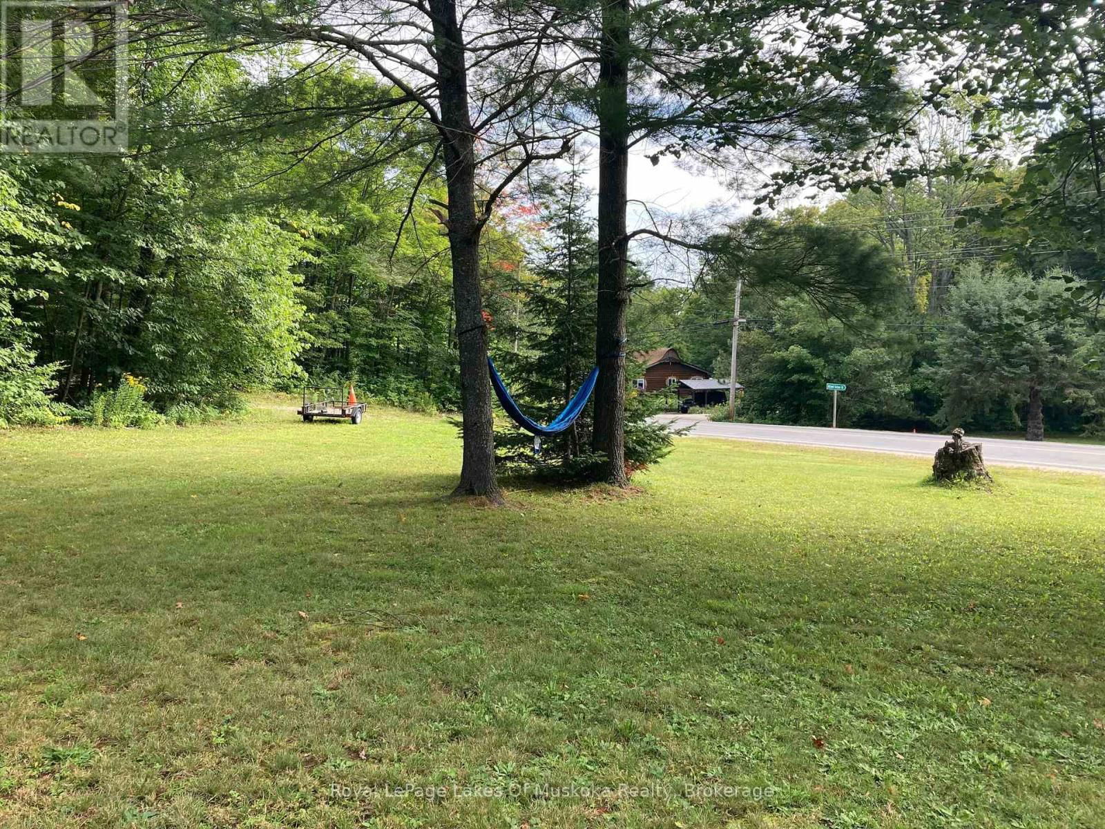 1070 592 NORTH Image 25
