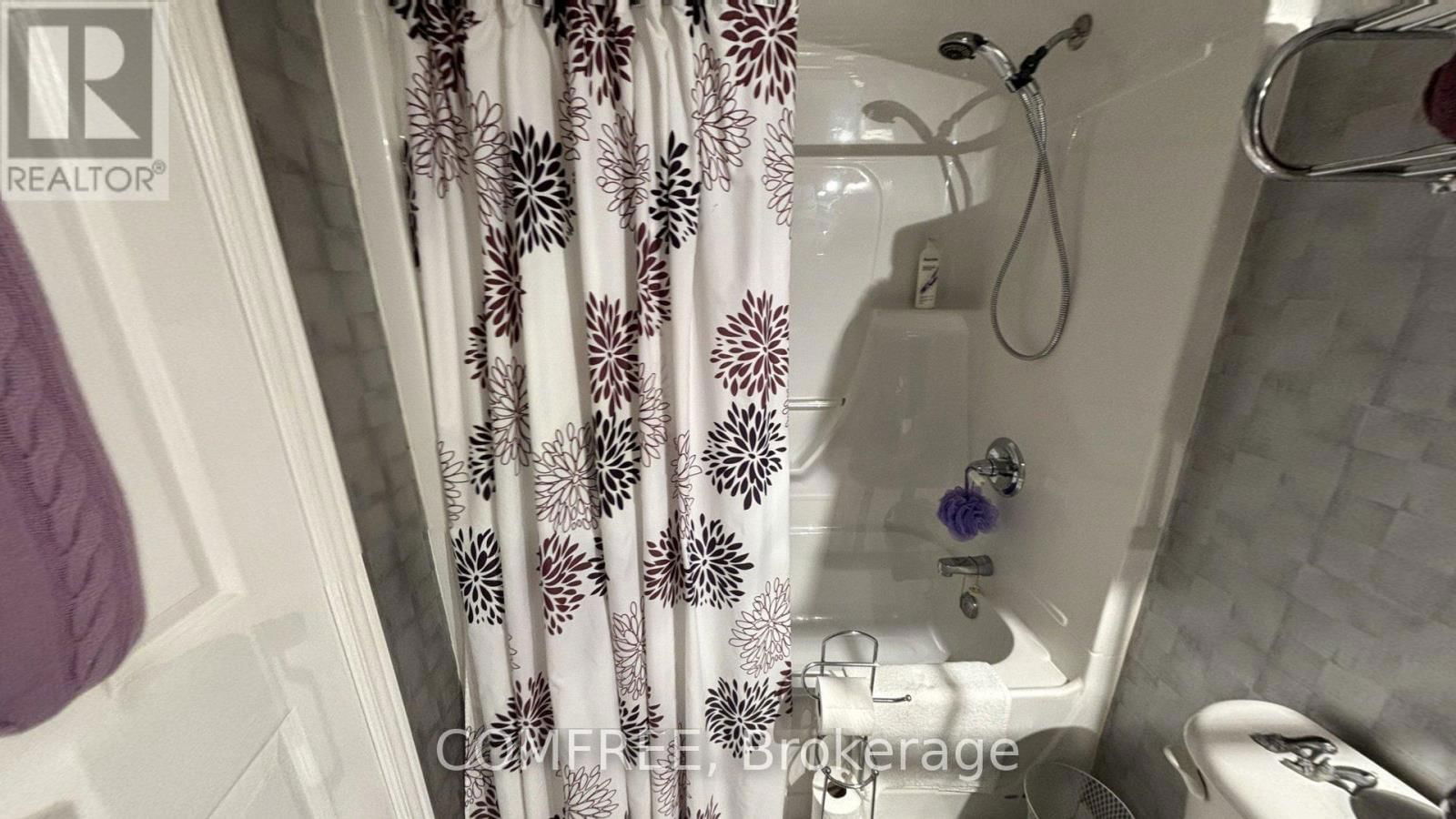 284 ROCKINGHAM COURT Image 10