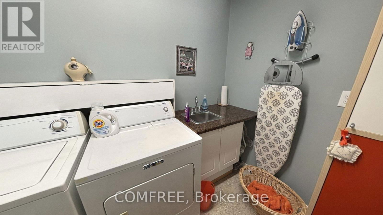 284 ROCKINGHAM COURT Image 22