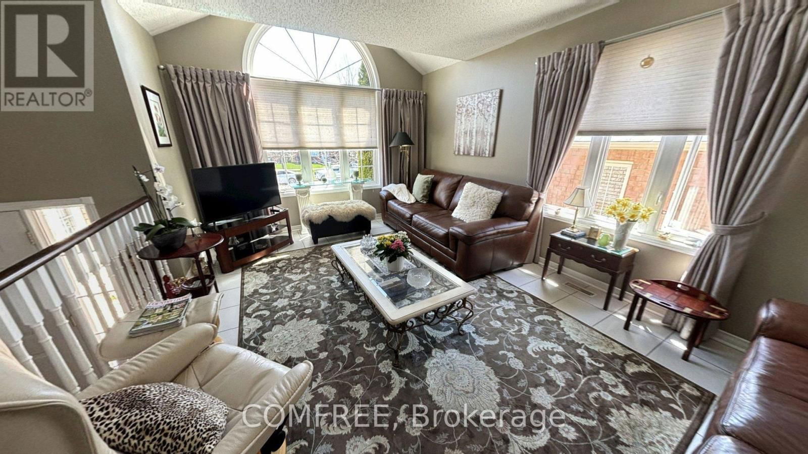 284 ROCKINGHAM COURT Image 6