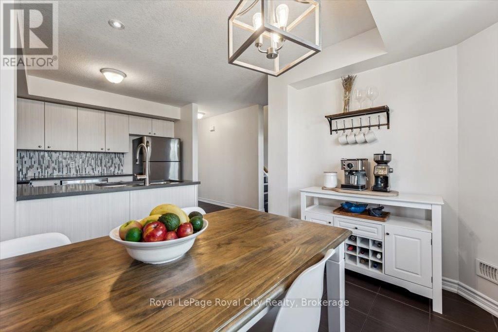 19B - 15 CARERE CRESCENT Image 12
