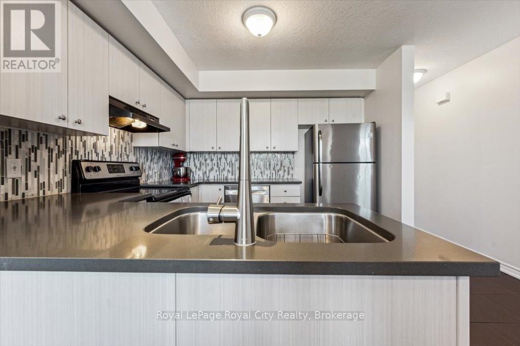 19B - 15 CARERE CRESCENT Image 15