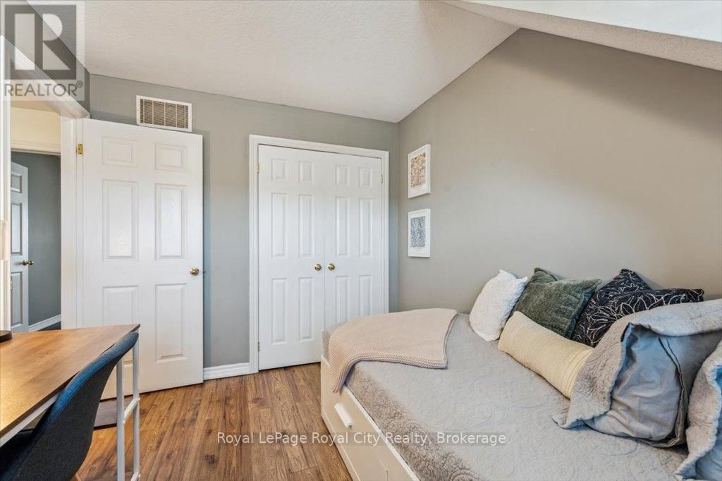 19B - 15 CARERE CRESCENT Image 22