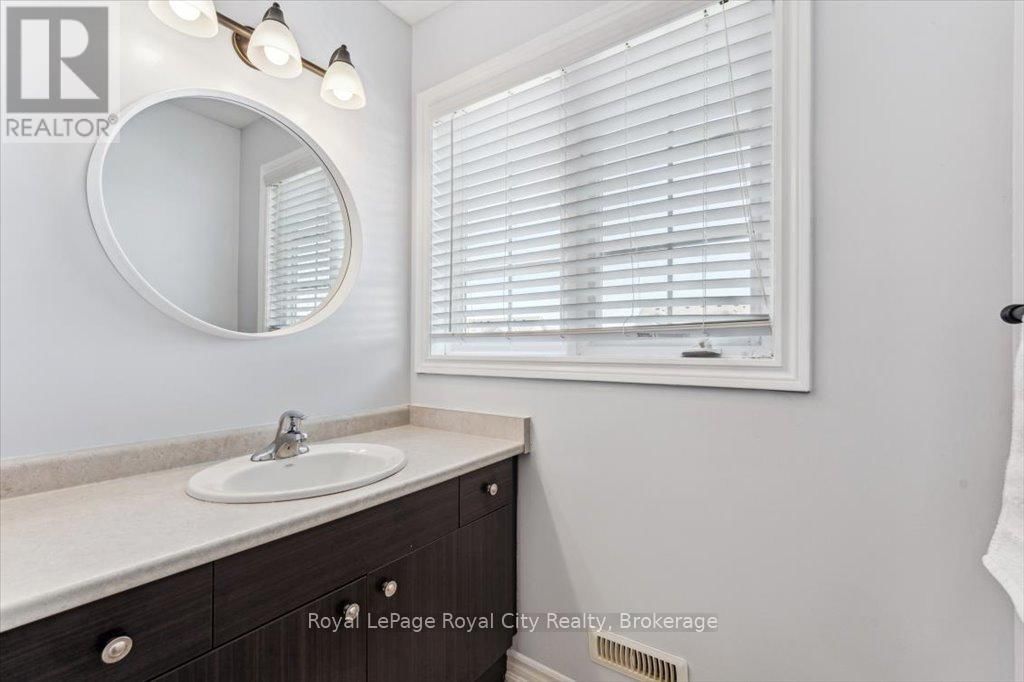 19B - 15 CARERE CRESCENT Image 23