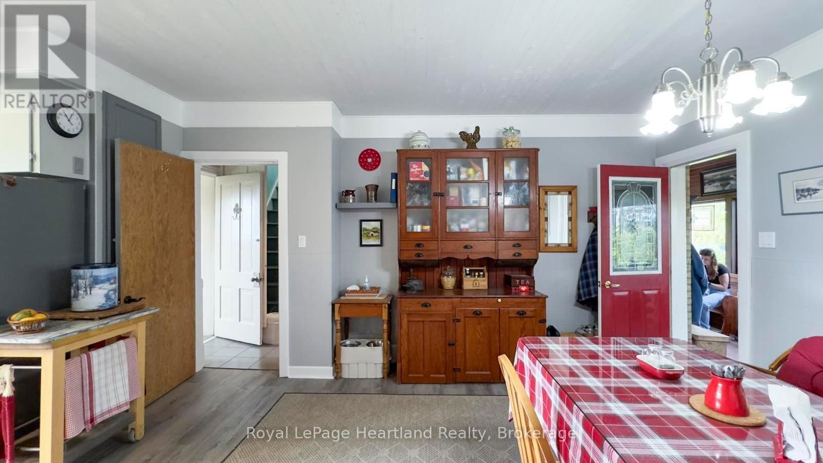 73399 LONDON ROAD Image 17