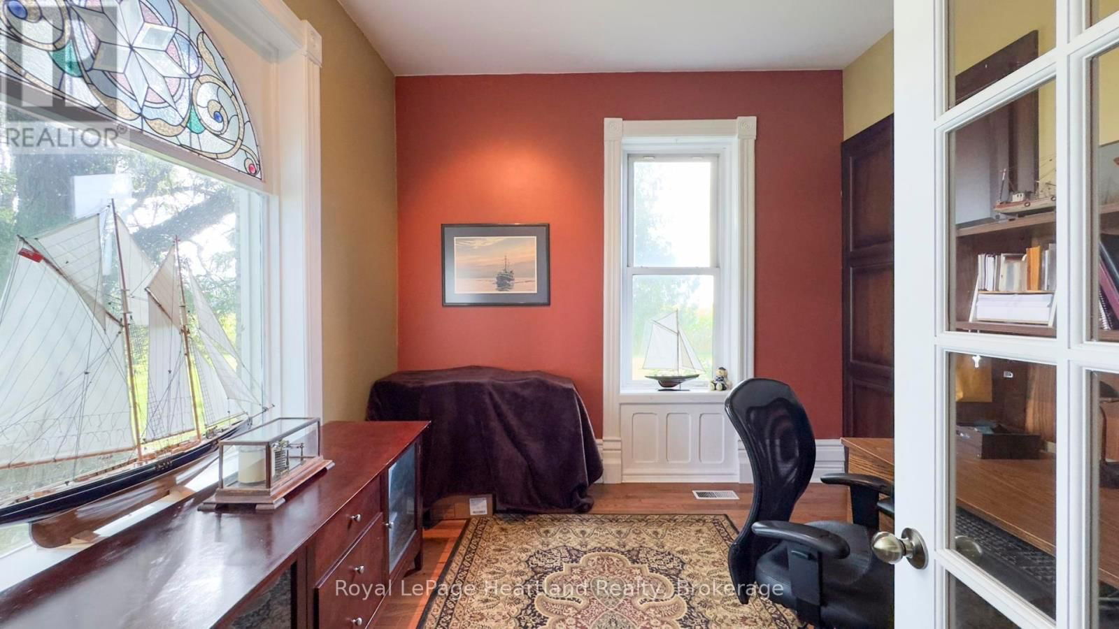 73399 LONDON ROAD Image 25