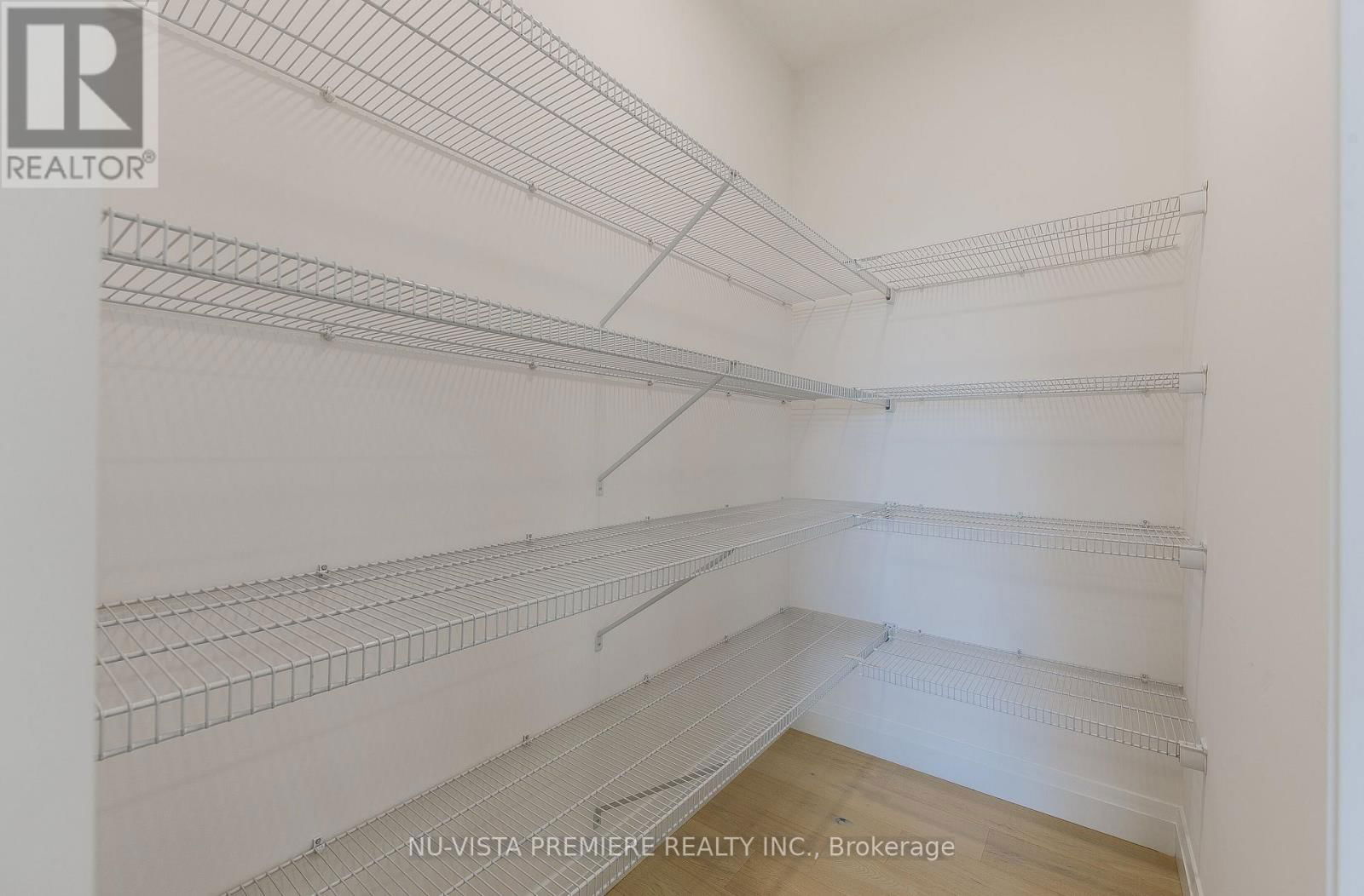 28 BASIL CRESCENT Image 18