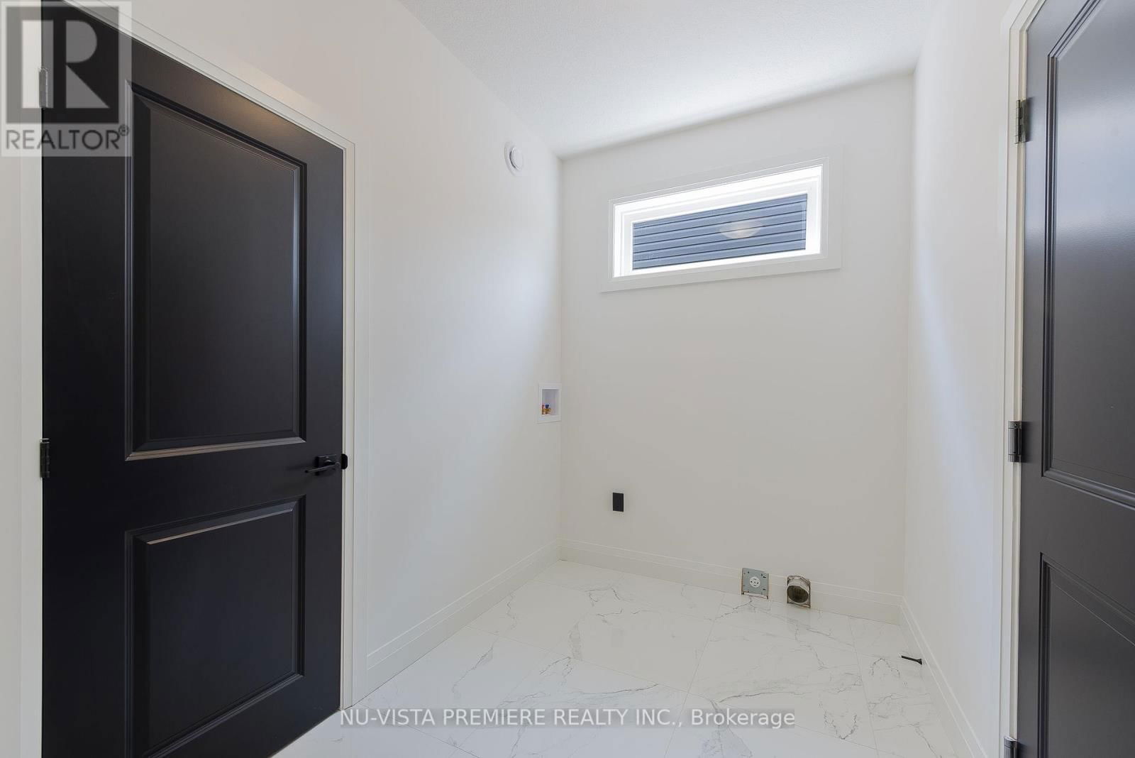 28 BASIL CRESCENT Image 23