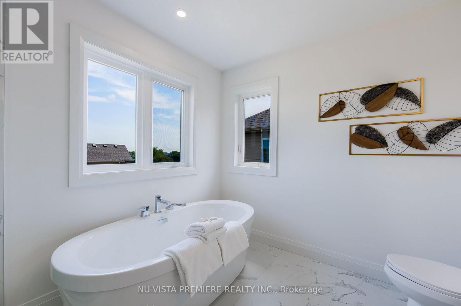 28 BASIL CRESCENT Image 30
