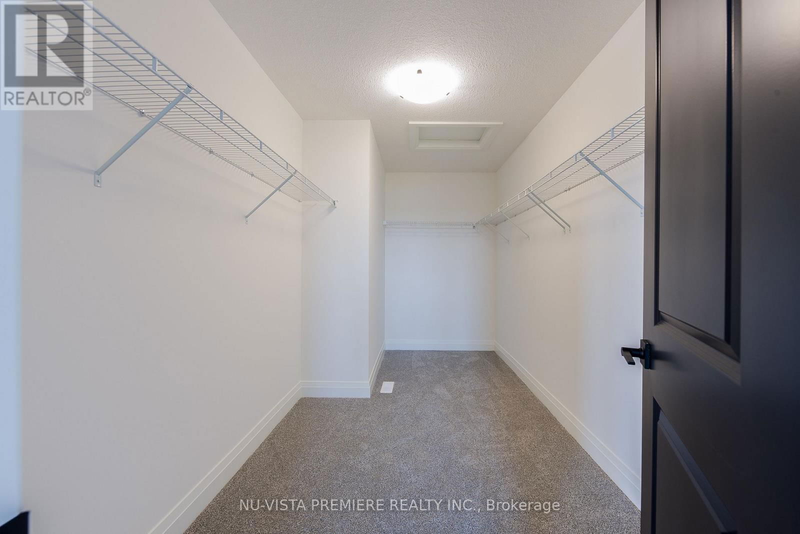 28 BASIL CRESCENT Image 32